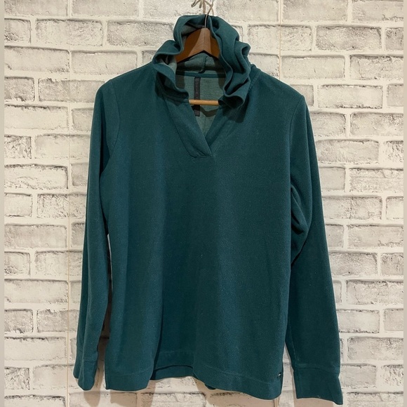 GAIAM Tops - Women’s GAIAM Teal fleece style Hooded long sleeve sweatshirt Size Medium